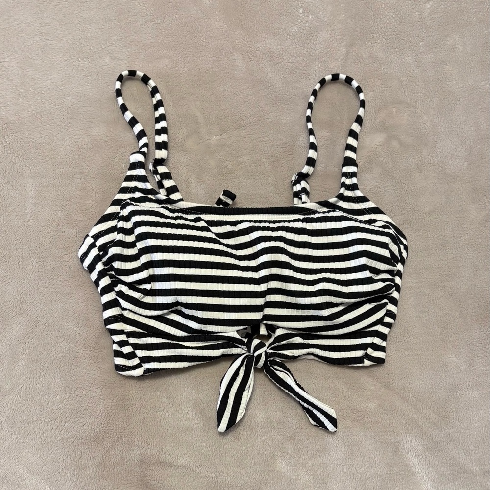 Xhilaration Black and White Bikini Top D/DD